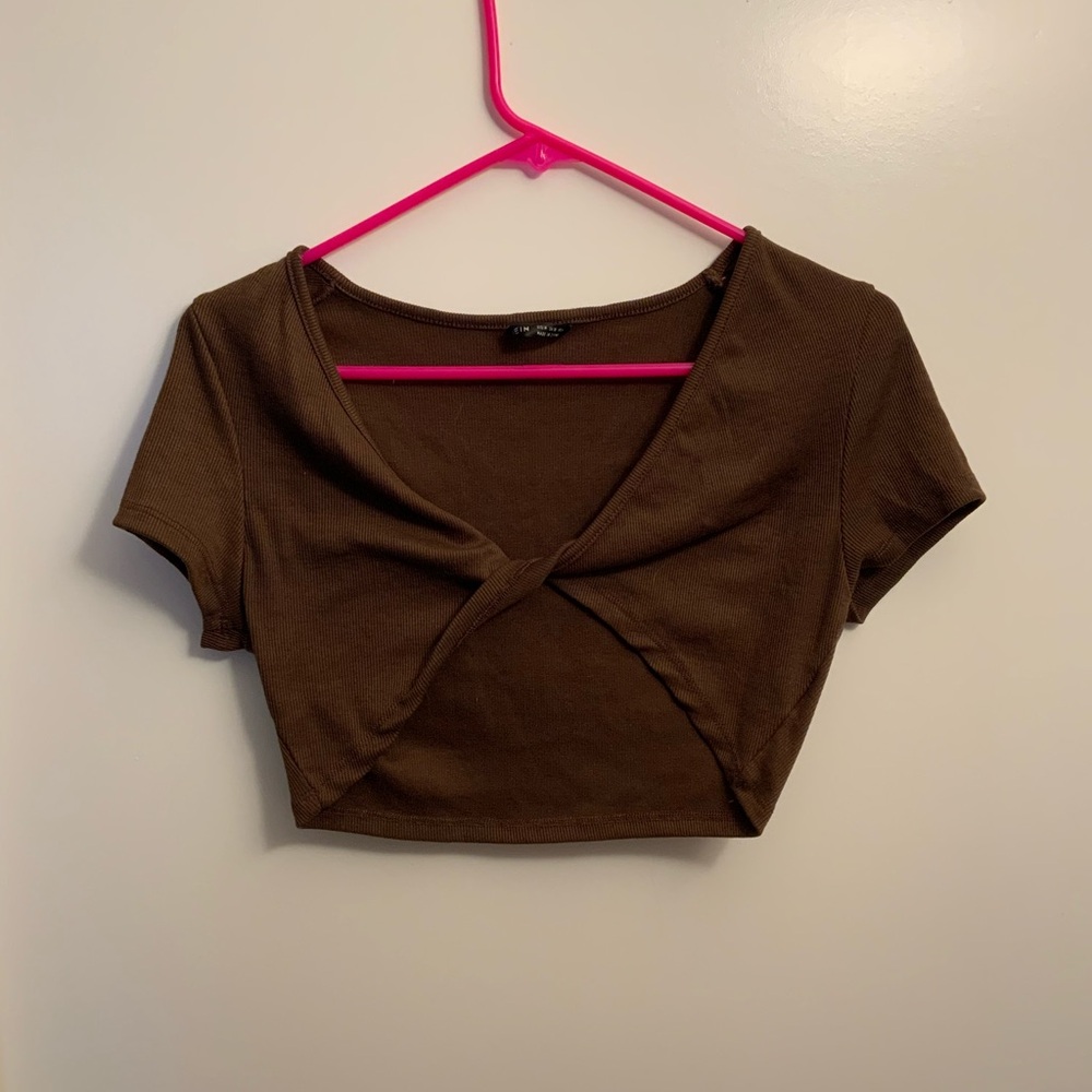 SHEIN Chocolate Twist Front Crop Top